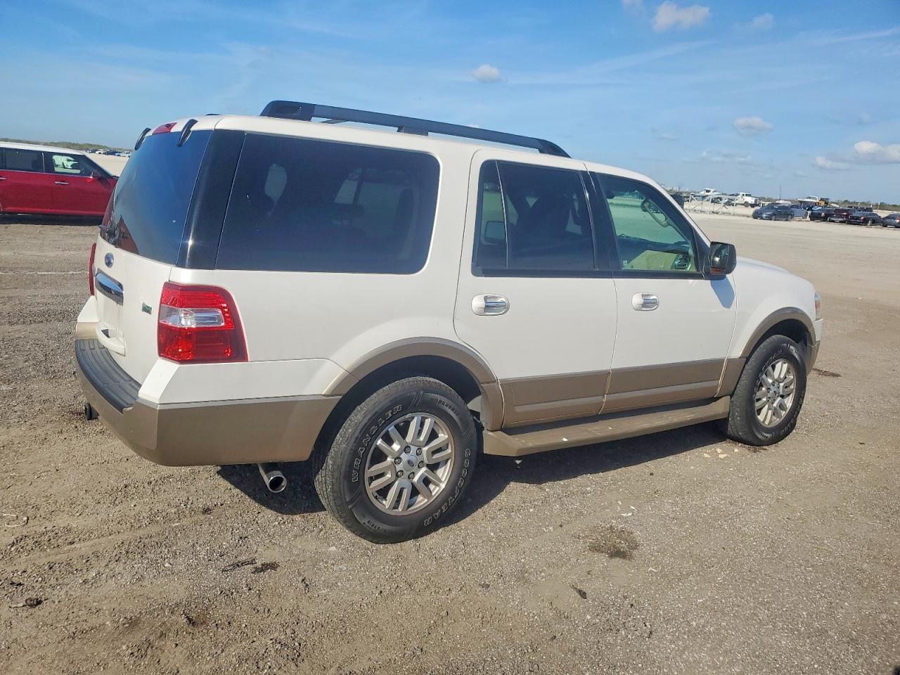 2011 FORD EXPEDITION XLT photo 5