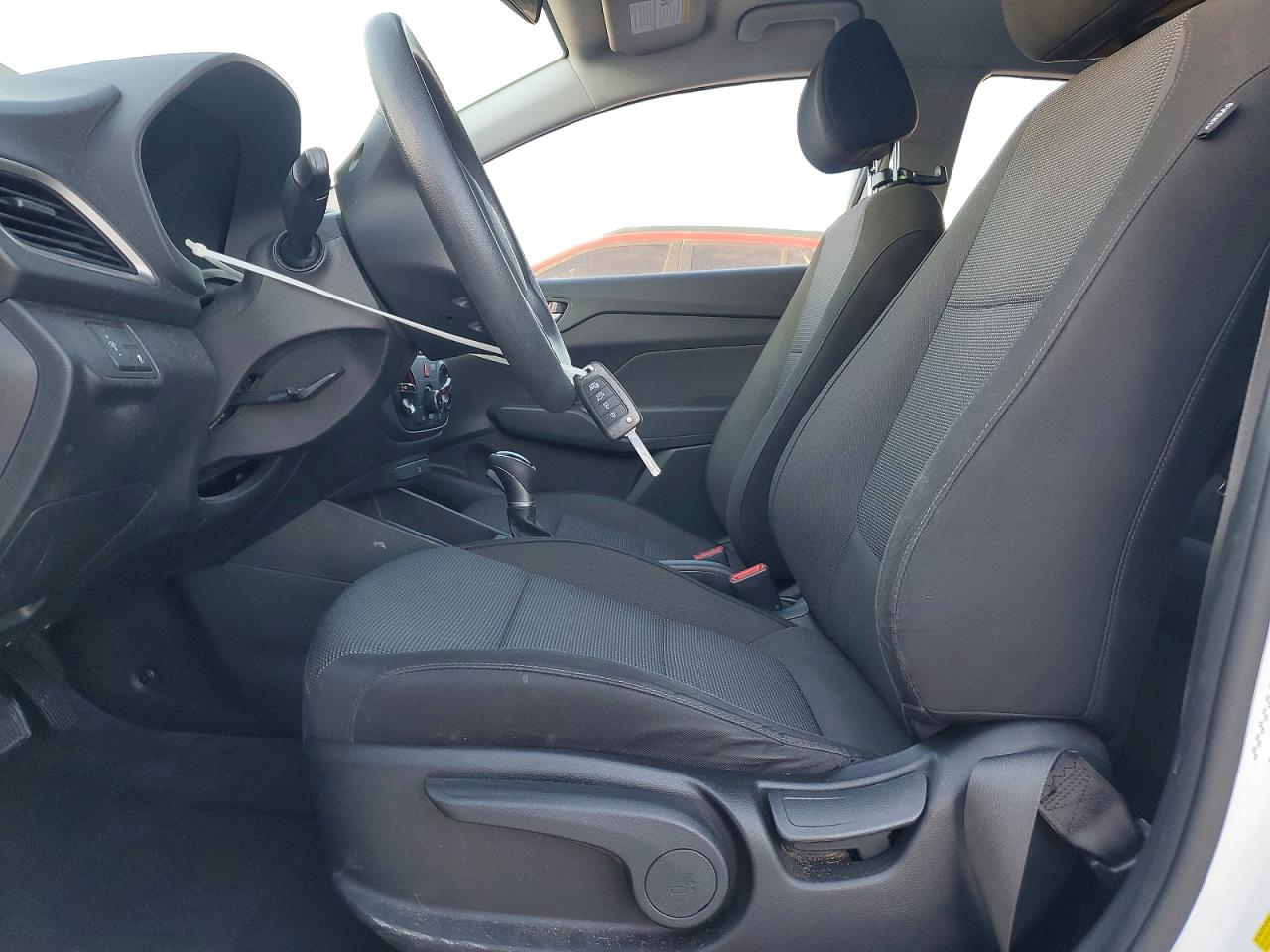 2019 HYUNDAI ACCENT SE photo 13
