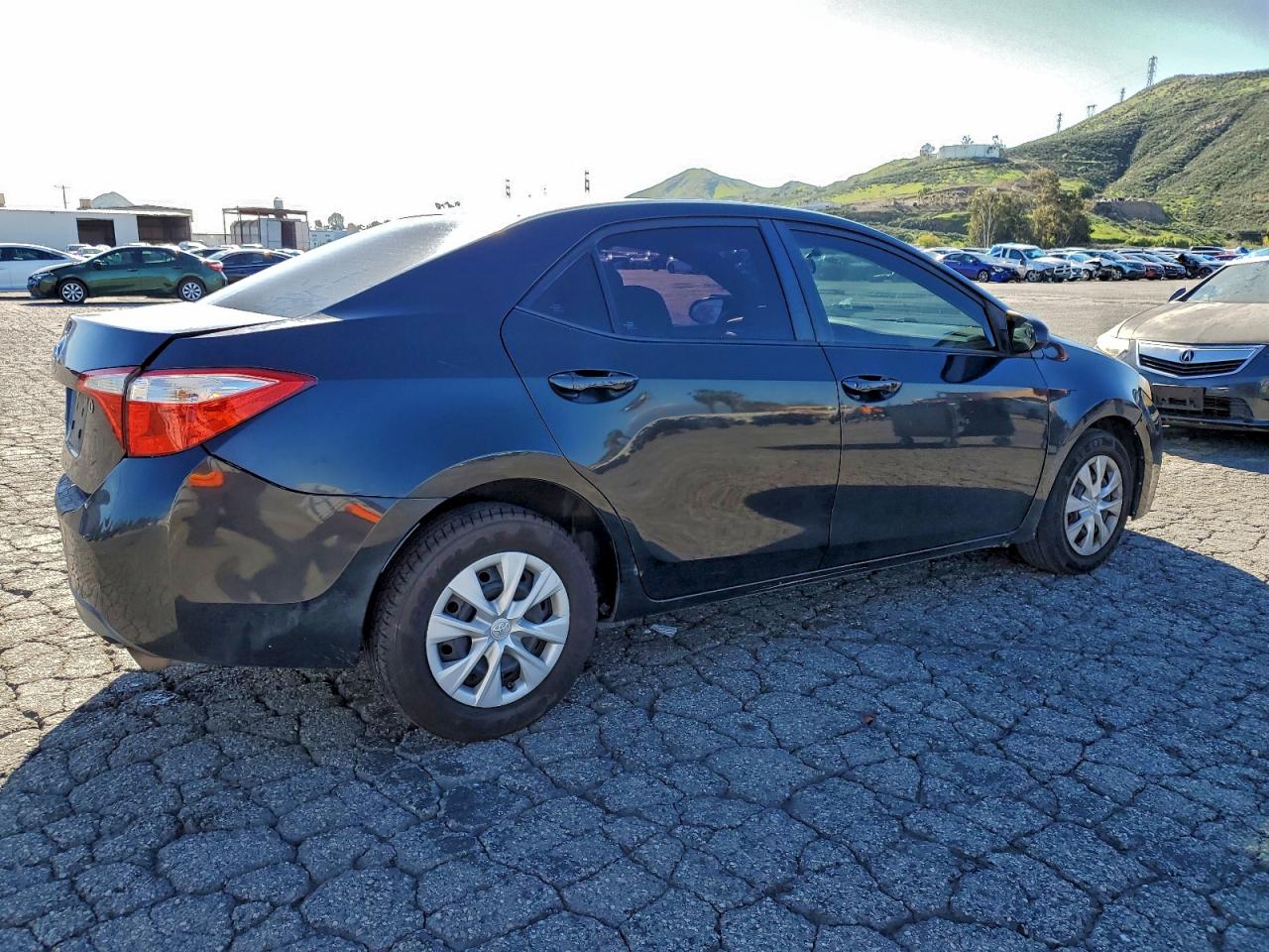 2014 TOYOTA COROLLA L photo 3