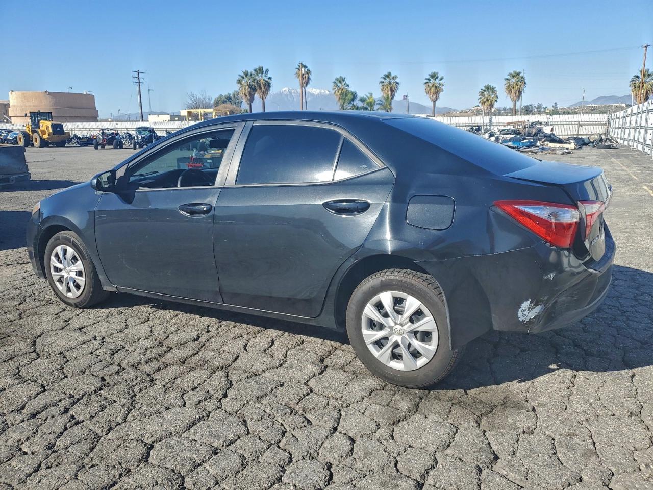 2014 TOYOTA COROLLA L photo 2