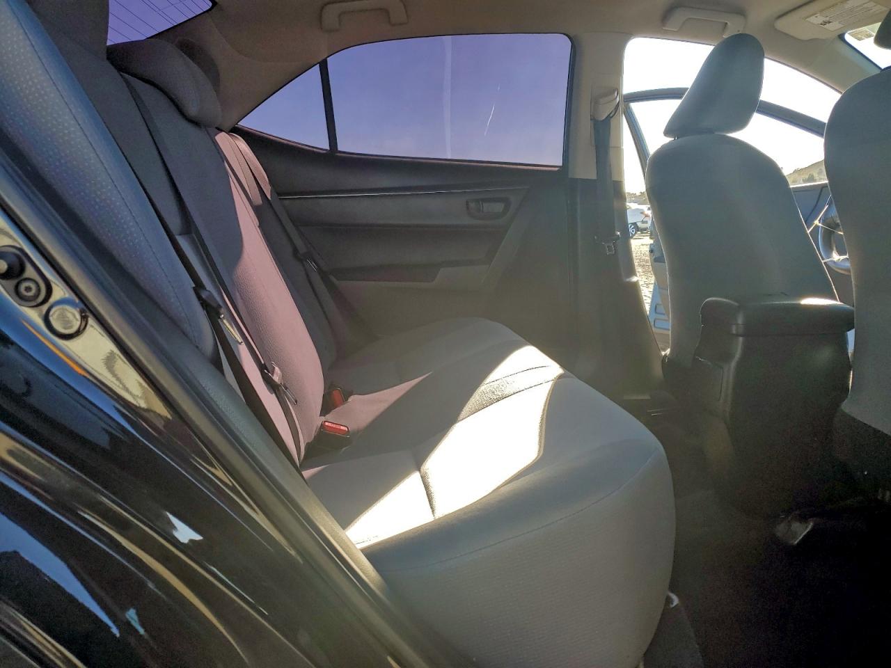 2014 TOYOTA COROLLA L photo 10