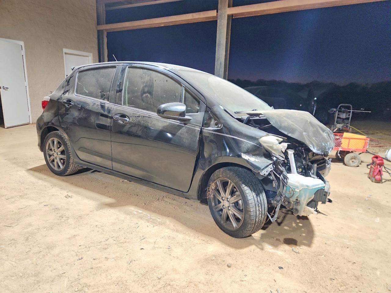 2013 TOYOTA YARIS photo 4