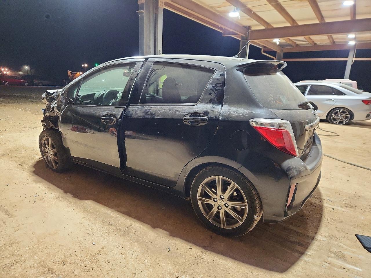 2013 TOYOTA YARIS photo 2