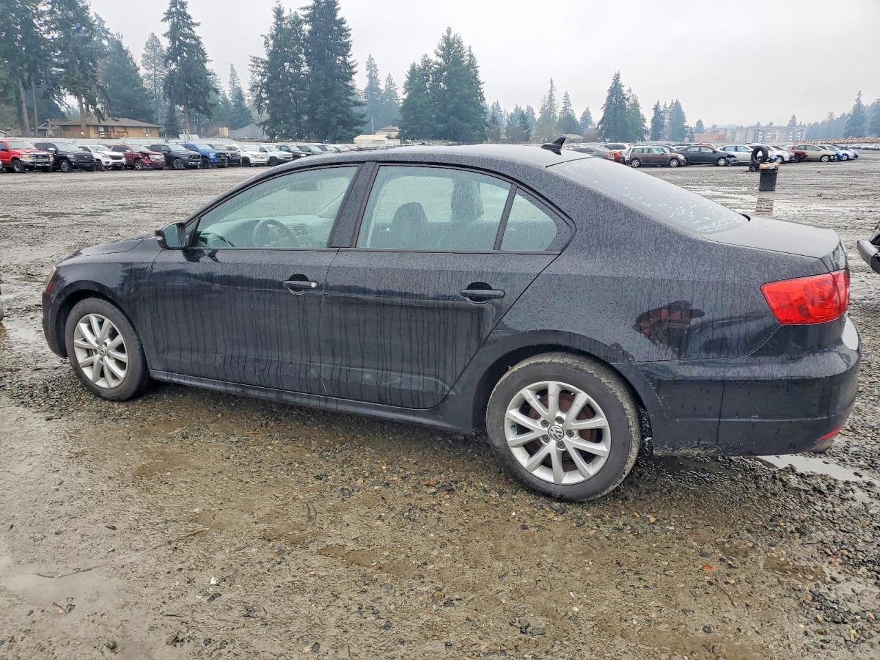 2012 VOLKSWAGEN JETTA SE photo 2