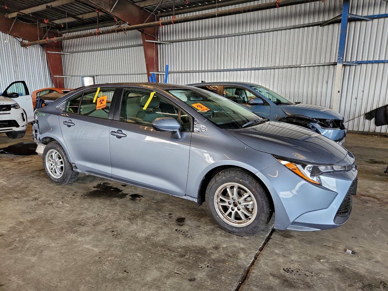 2022 TOYOTA COROLLA LE photo 4