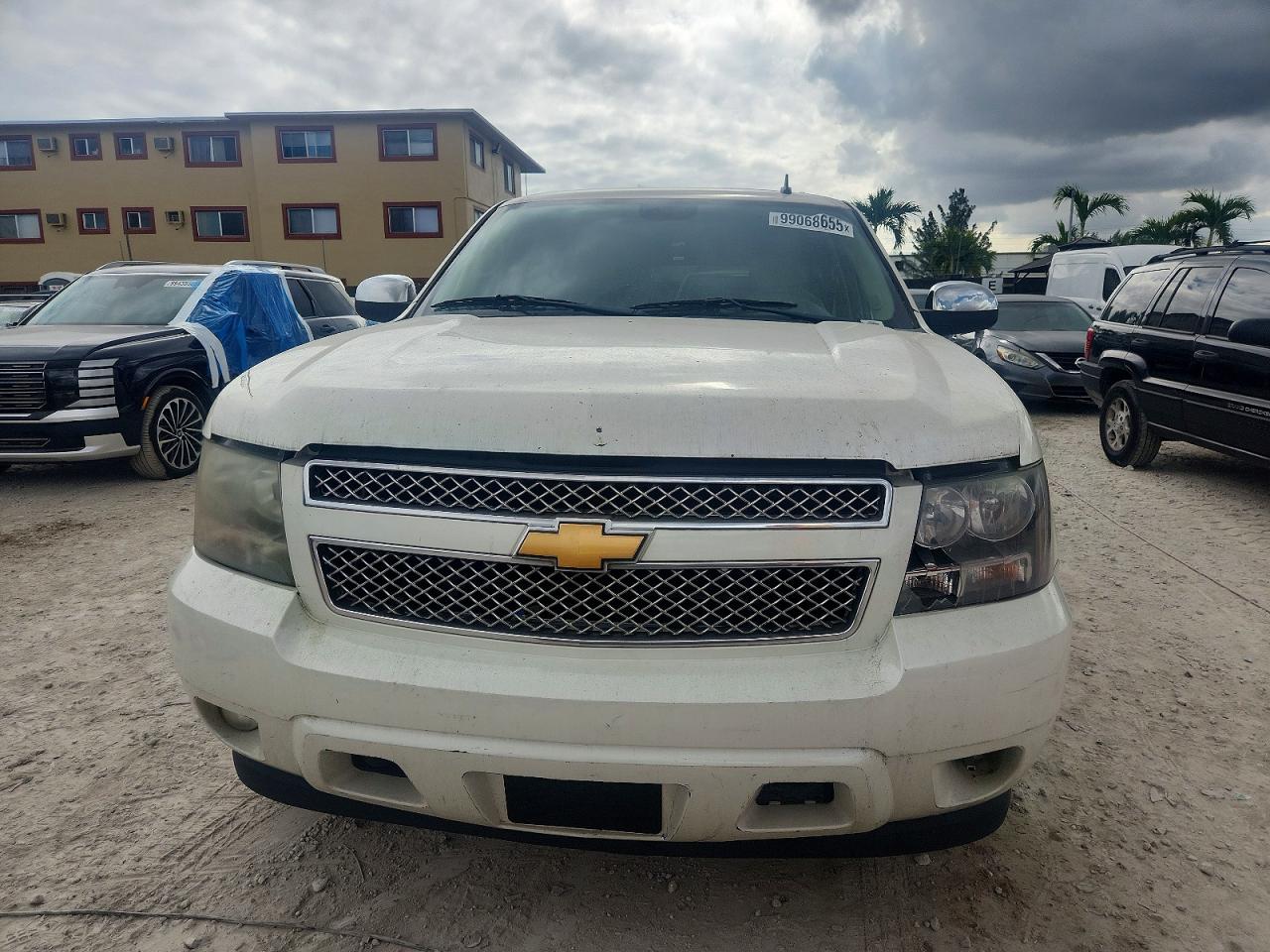 2009 CHEVROLET SUBURBAN K1500 LTZ photo 5