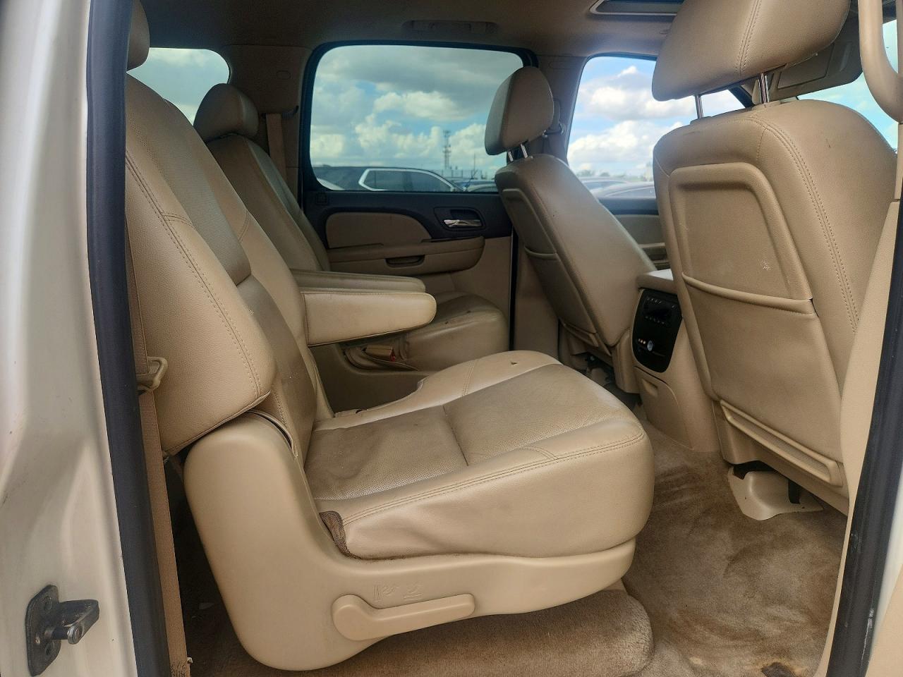 2009 CHEVROLET SUBURBAN K1500 LTZ photo 10