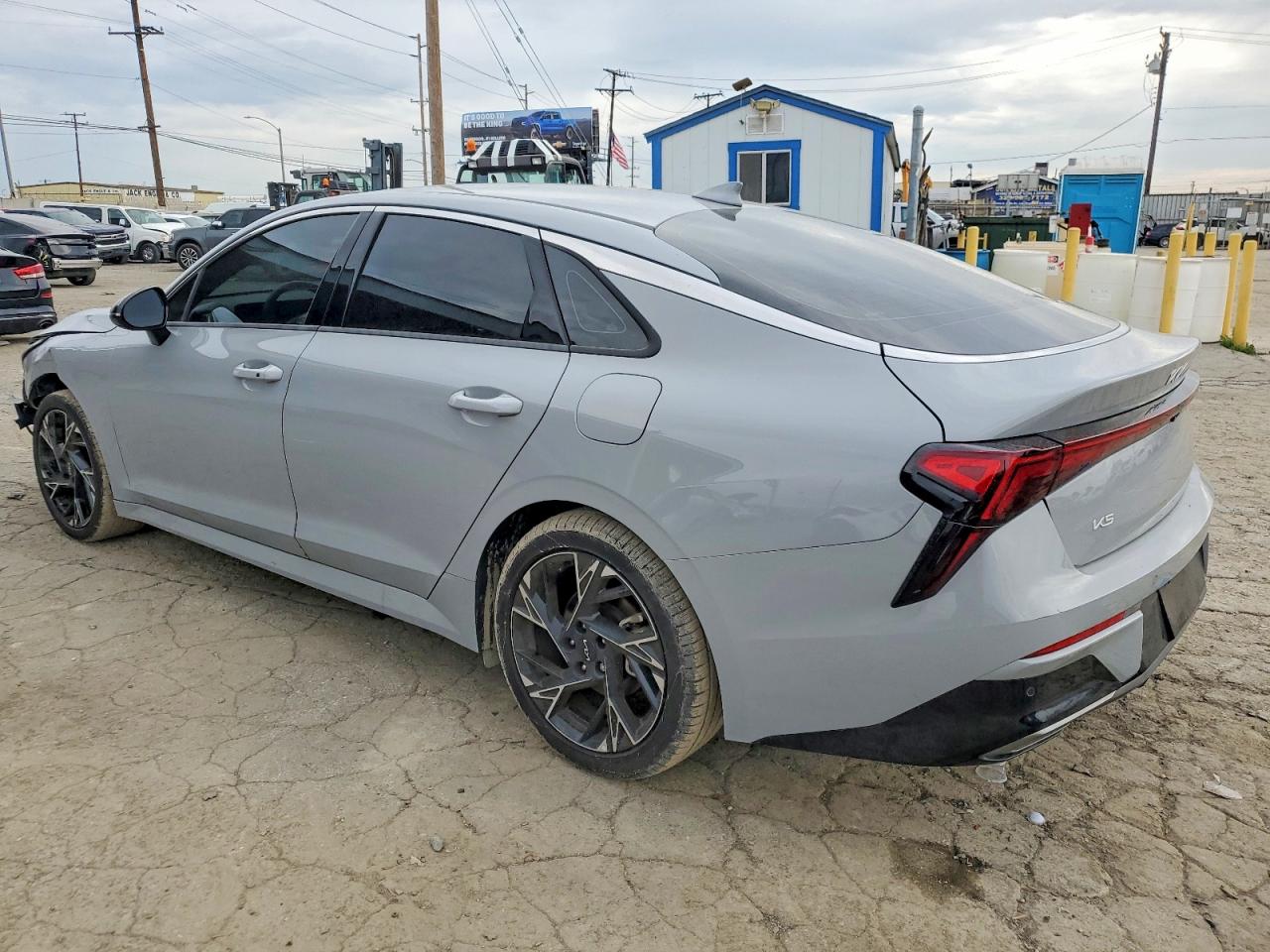 2025 KIA K5 GT LINE photo 2