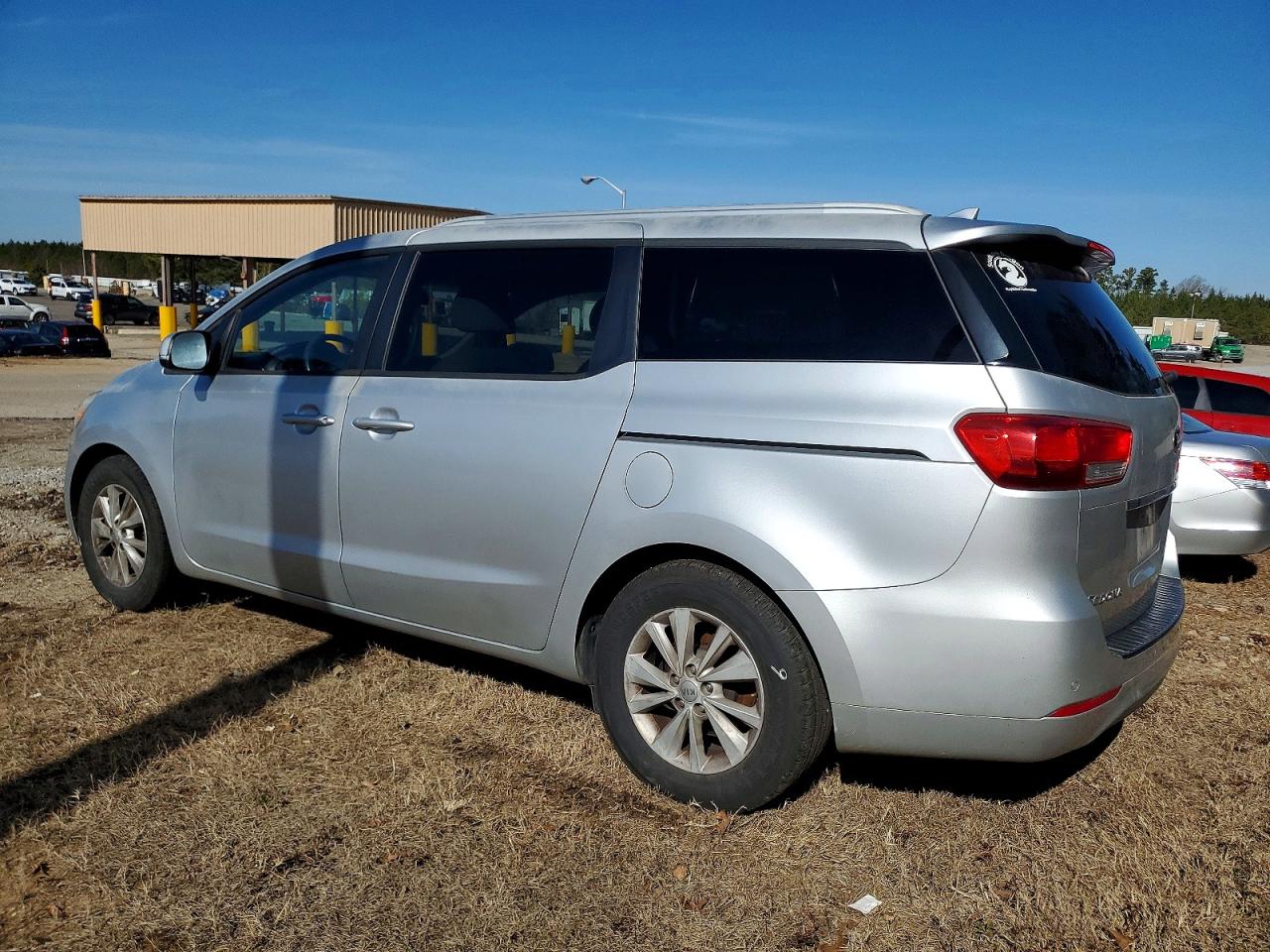 2016 KIA SEDONA LX photo 3