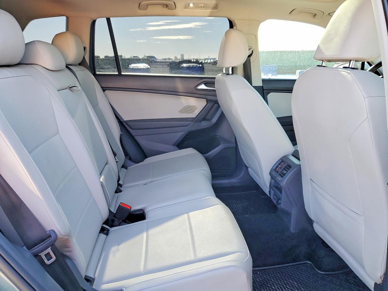 2021 VOLKSWAGEN TIGUAN SE photo 21