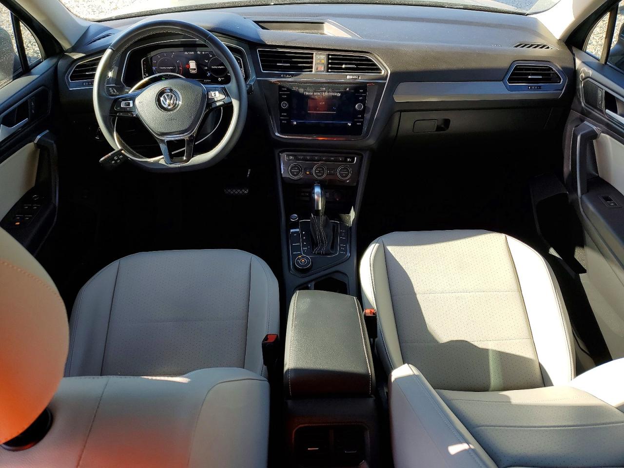 2021 VOLKSWAGEN TIGUAN SE photo 15
