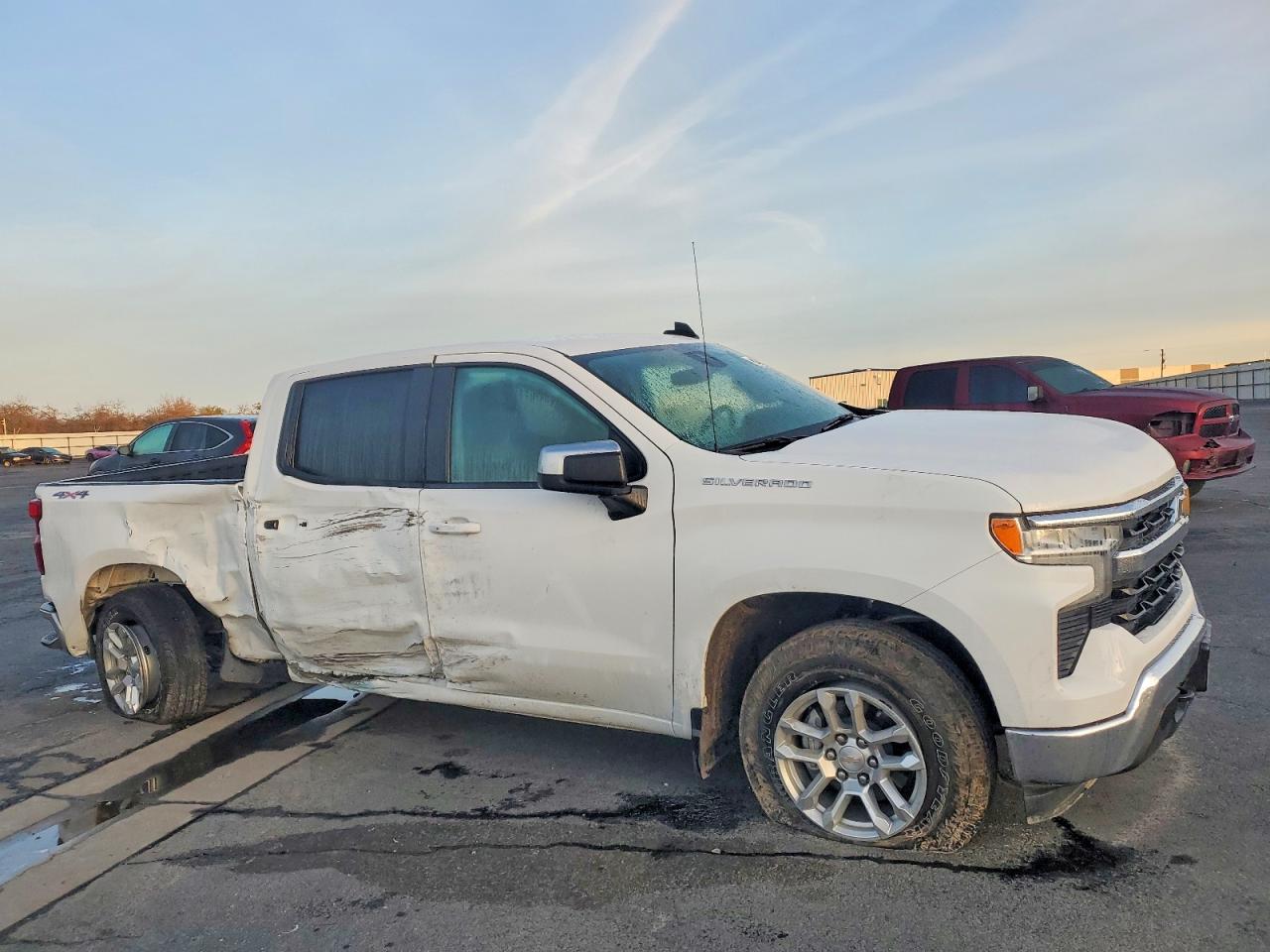 2025 CHEVROLET SILVERADO K1500 LT photo 4