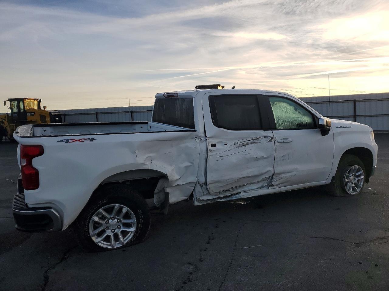 2025 CHEVROLET SILVERADO K1500 LT photo 3