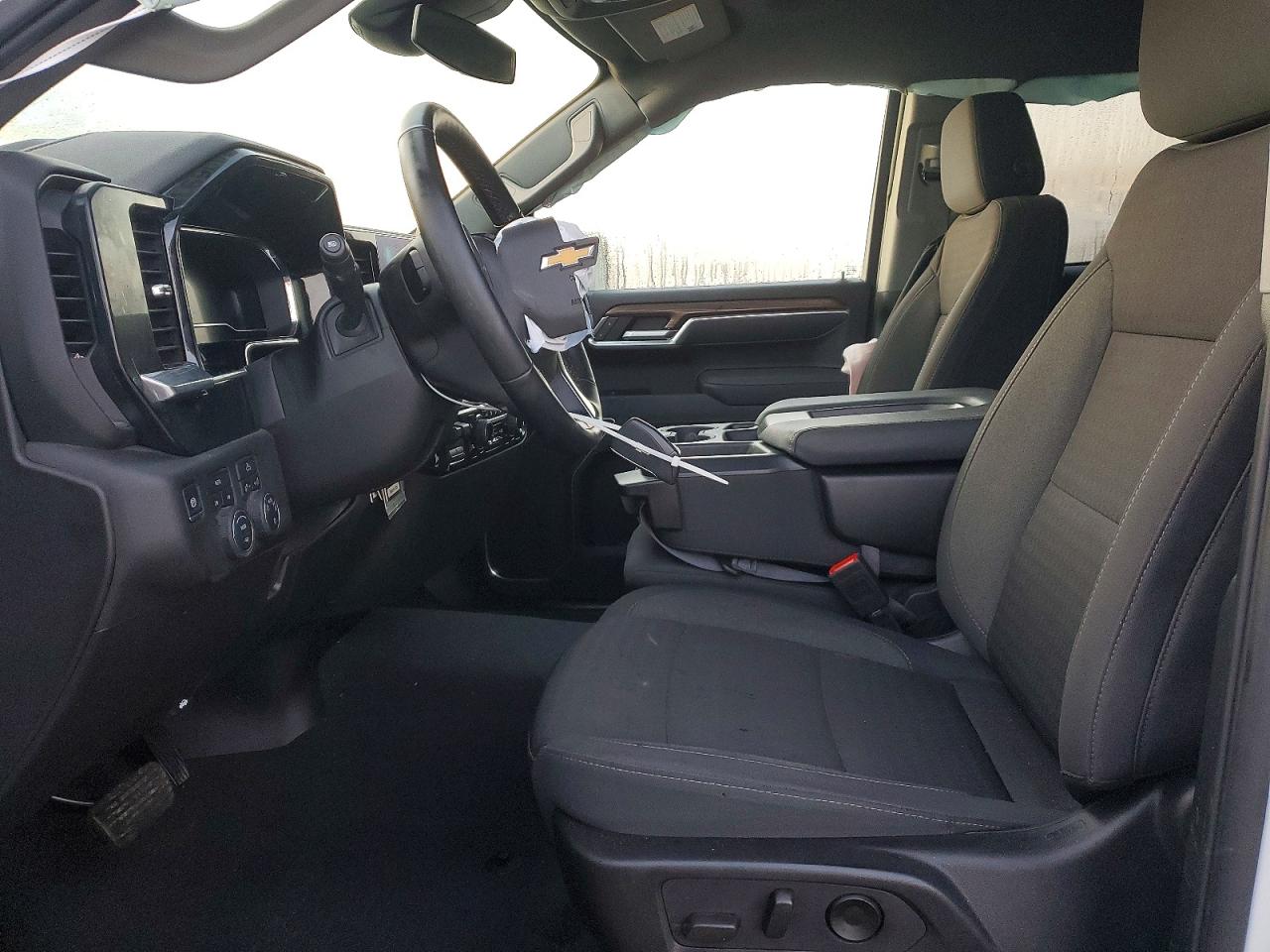 2025 CHEVROLET SILVERADO K1500 LT photo 7