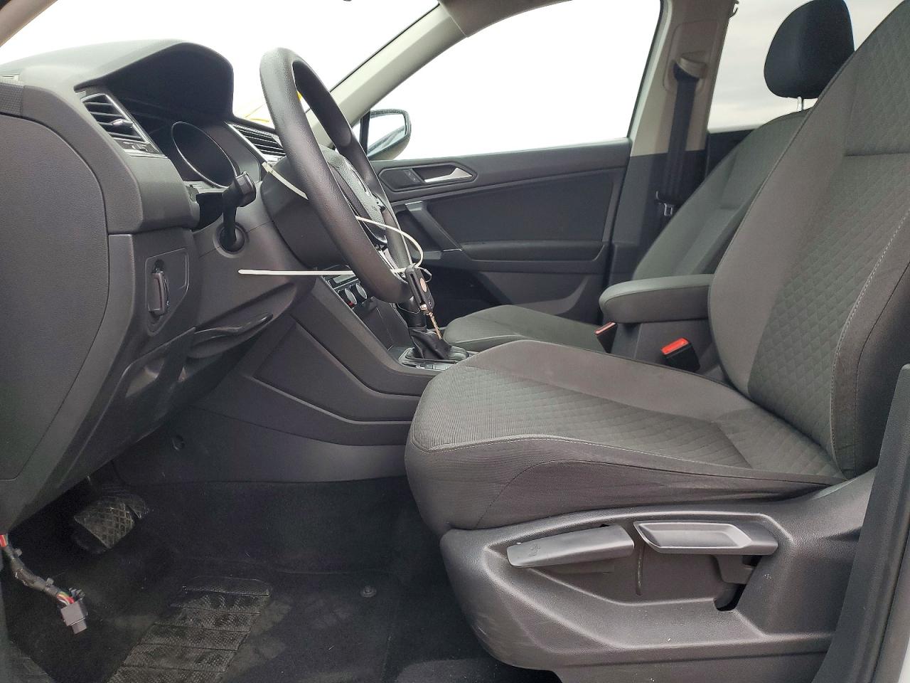 2020 VOLKSWAGEN TIGUAN S photo 7