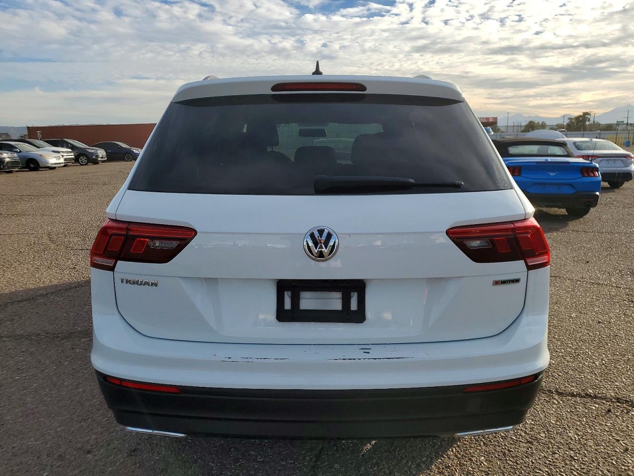 2020 VOLKSWAGEN TIGUAN S photo 6