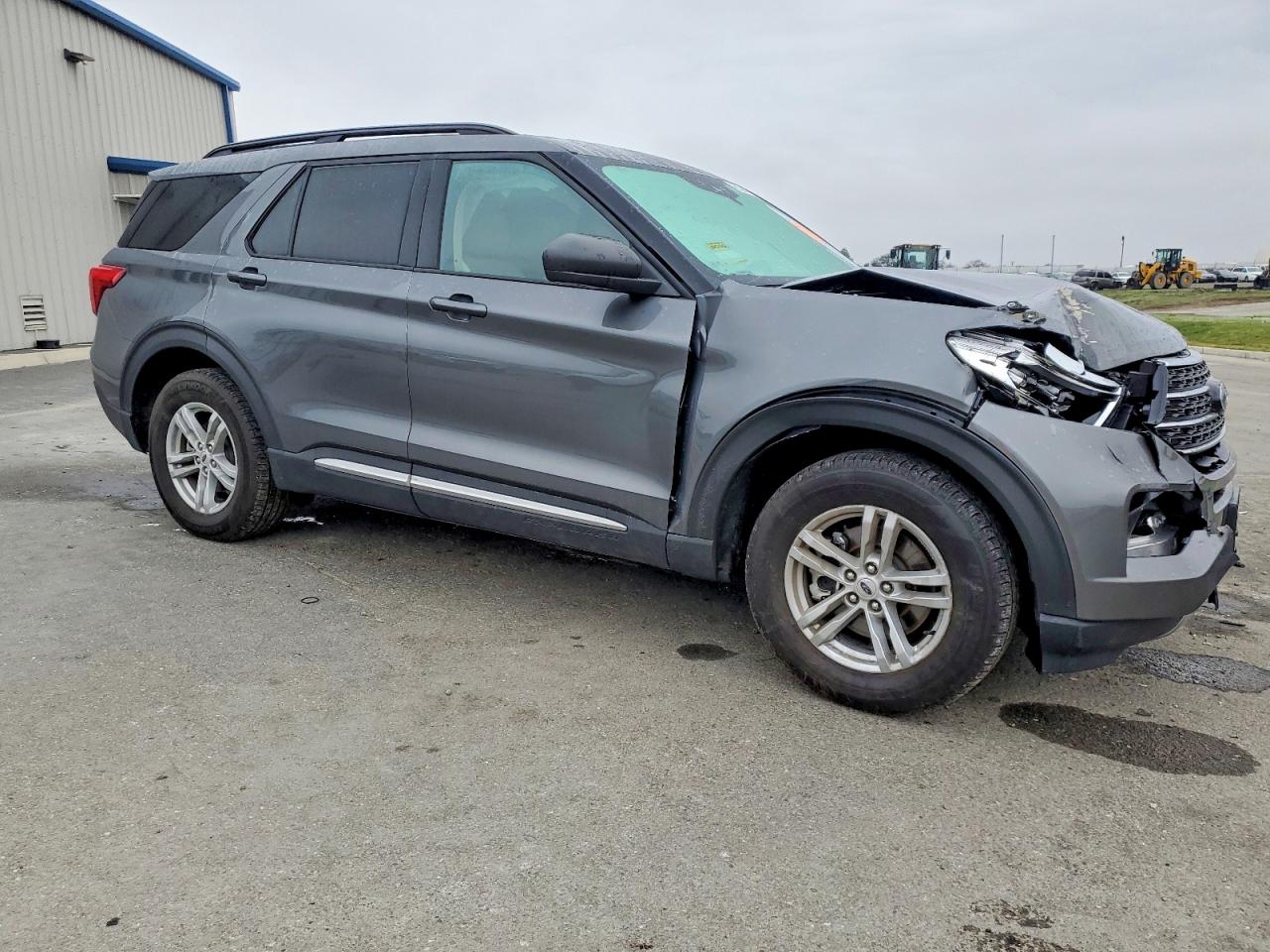 2024 FORD EXPLORER XLT photo 4