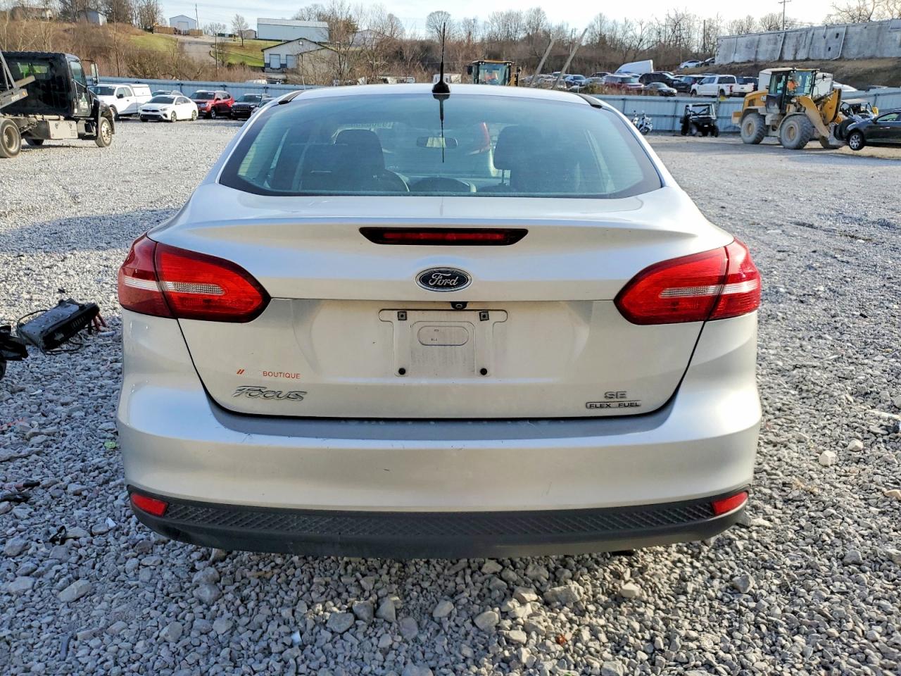 2015 FORD FOCUS SE photo 6