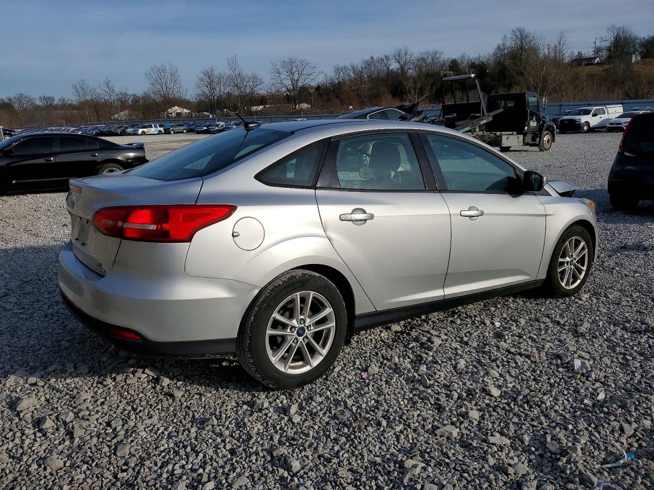 2015 FORD FOCUS SE photo 3