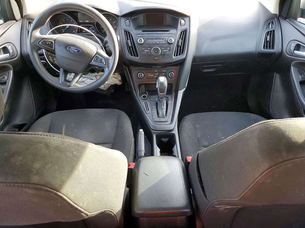 2015 FORD FOCUS SE photo 8
