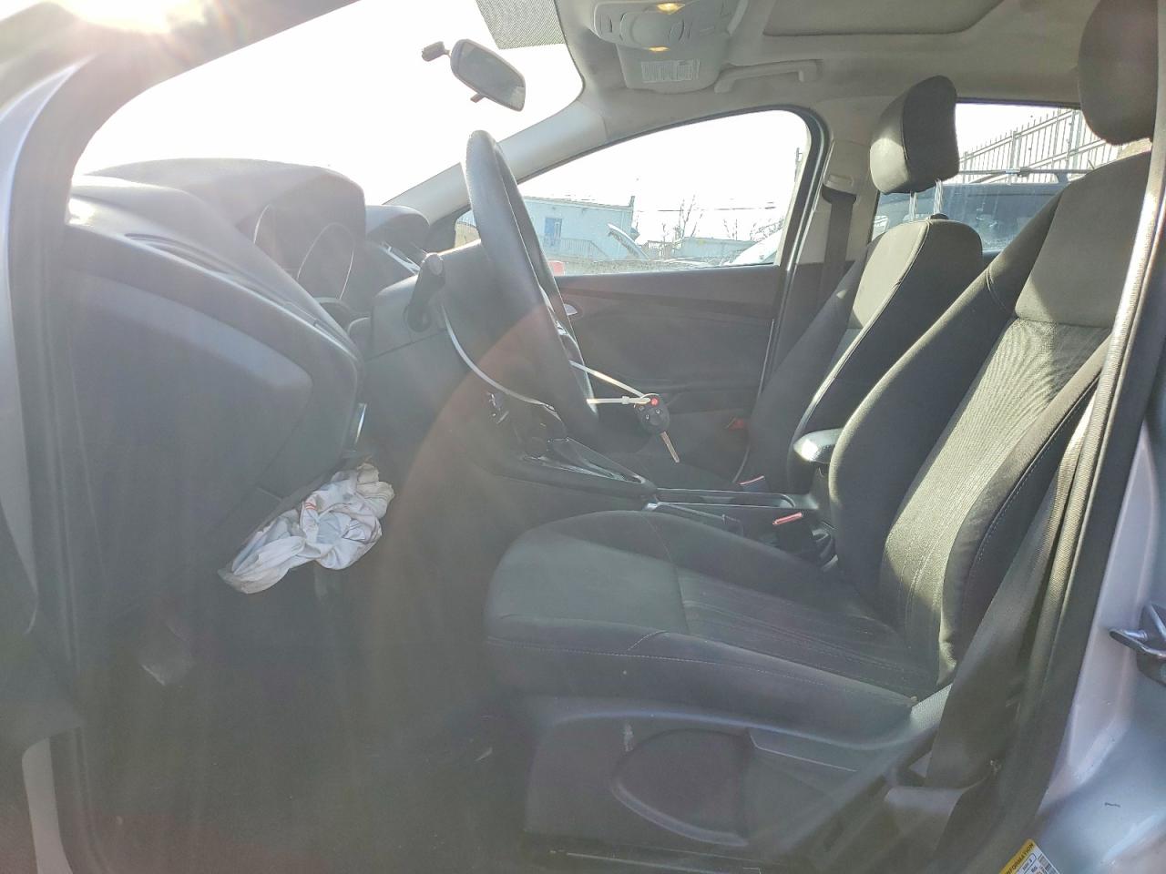 2015 FORD FOCUS SE photo 7