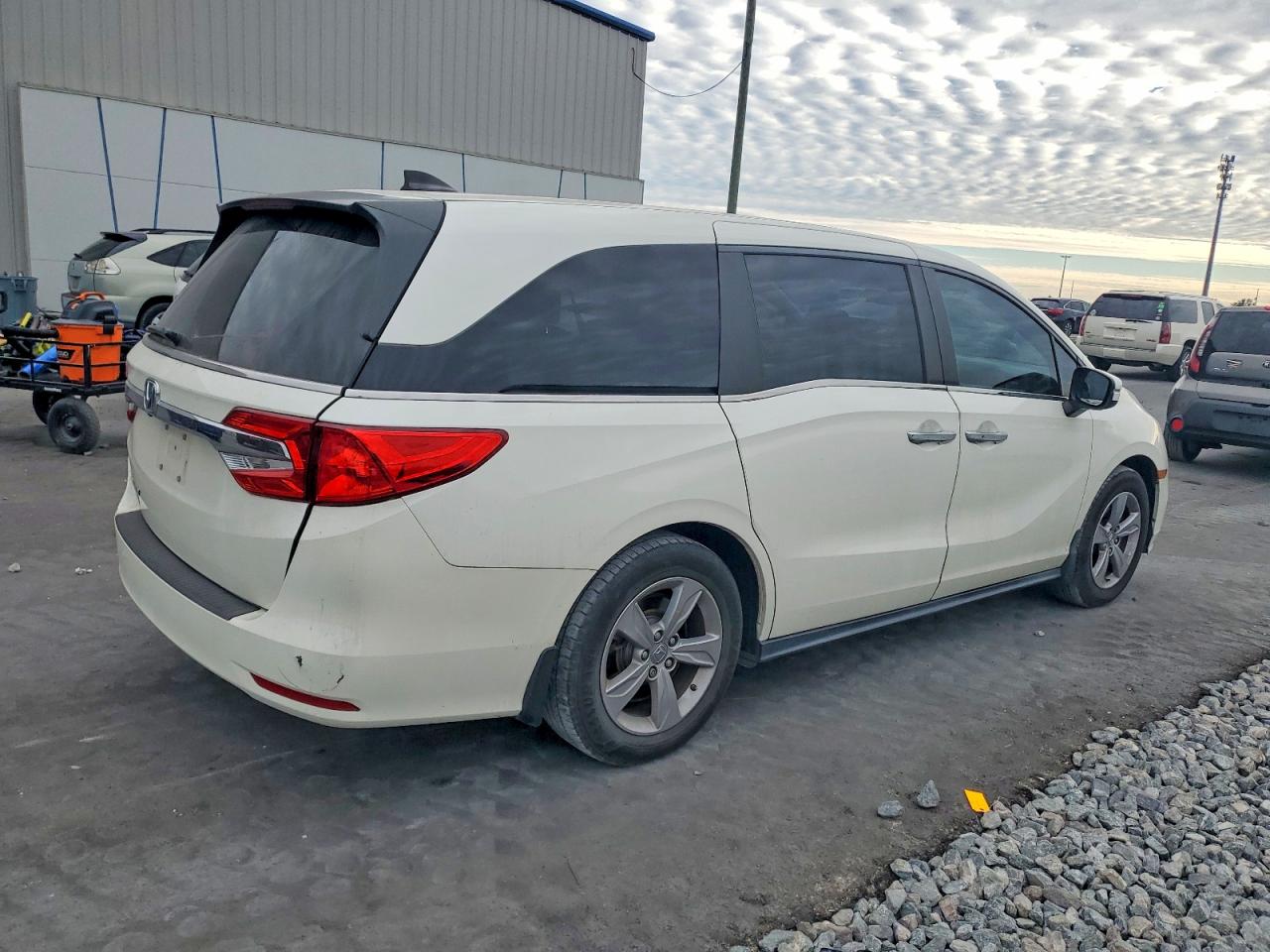 2019 HONDA ODYSSEY EXL photo 3