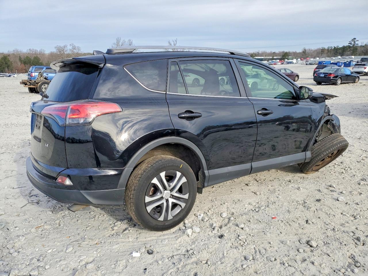 2017 TOYOTA RAV4 LE photo 5