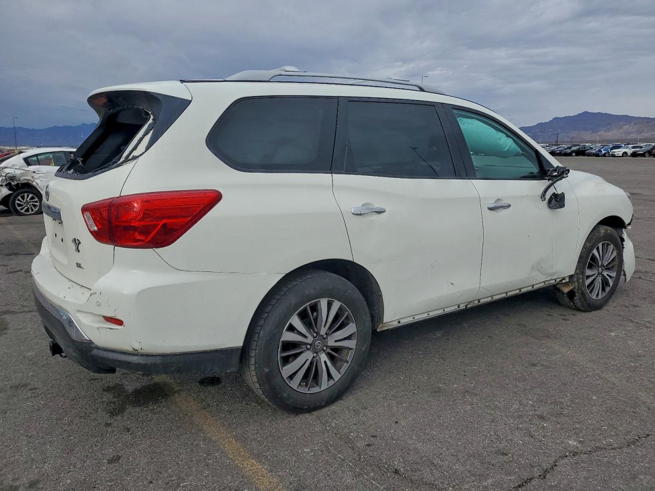 2017 NISSAN PATHFINDER S photo 3