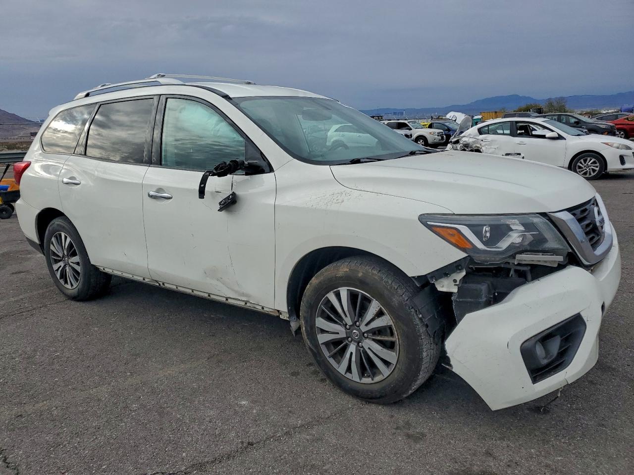 2017 NISSAN PATHFINDER S photo 4