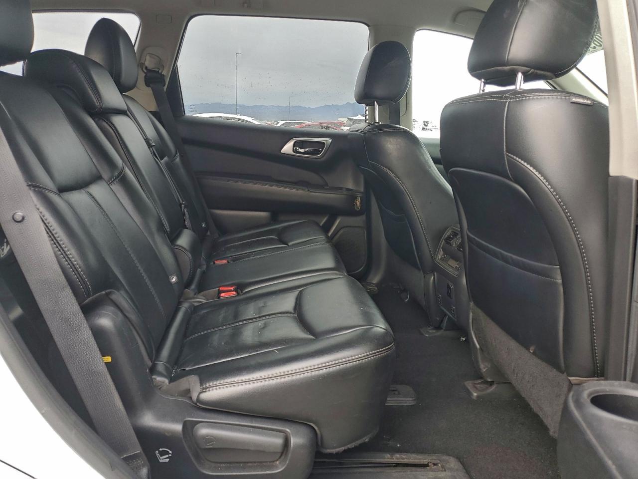 2017 NISSAN PATHFINDER S photo 11