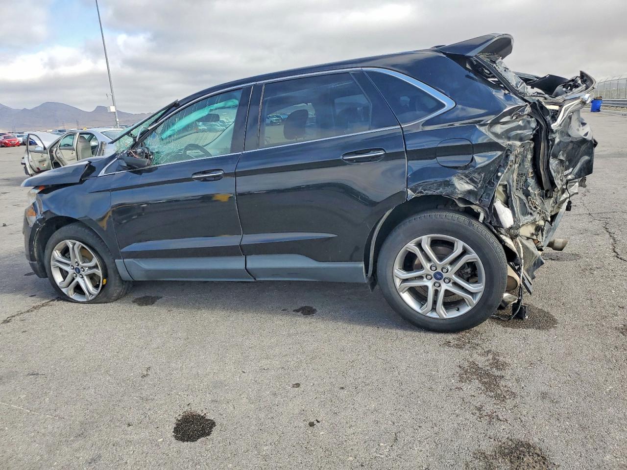 2017 FORD EDGE TITANIUM photo 2