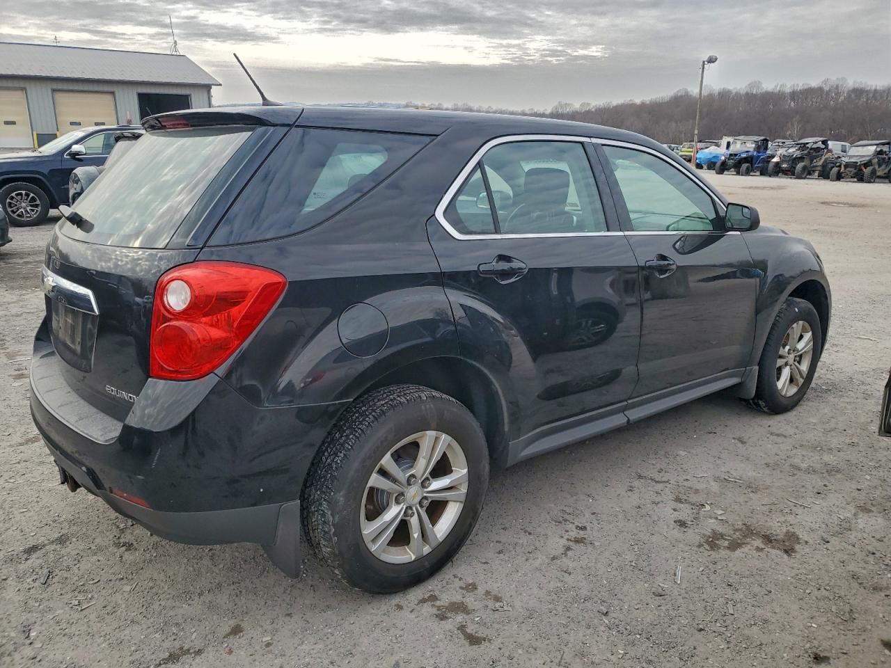 2013 CHEVROLET EQUINOX LS photo 3