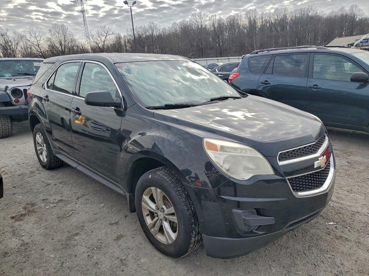 2013 CHEVROLET EQUINOX LS photo 4