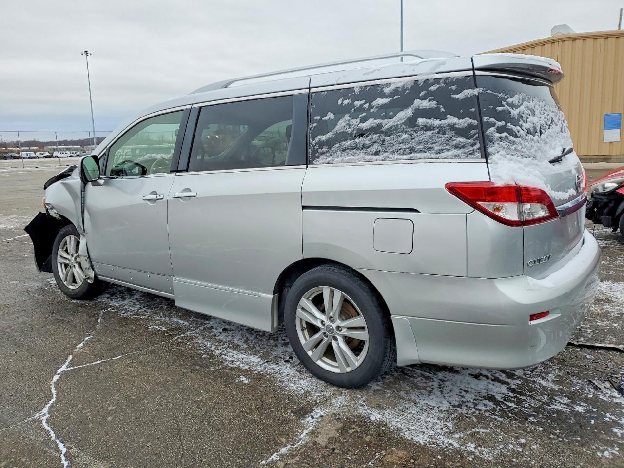 2013 NISSAN QUEST S photo 2