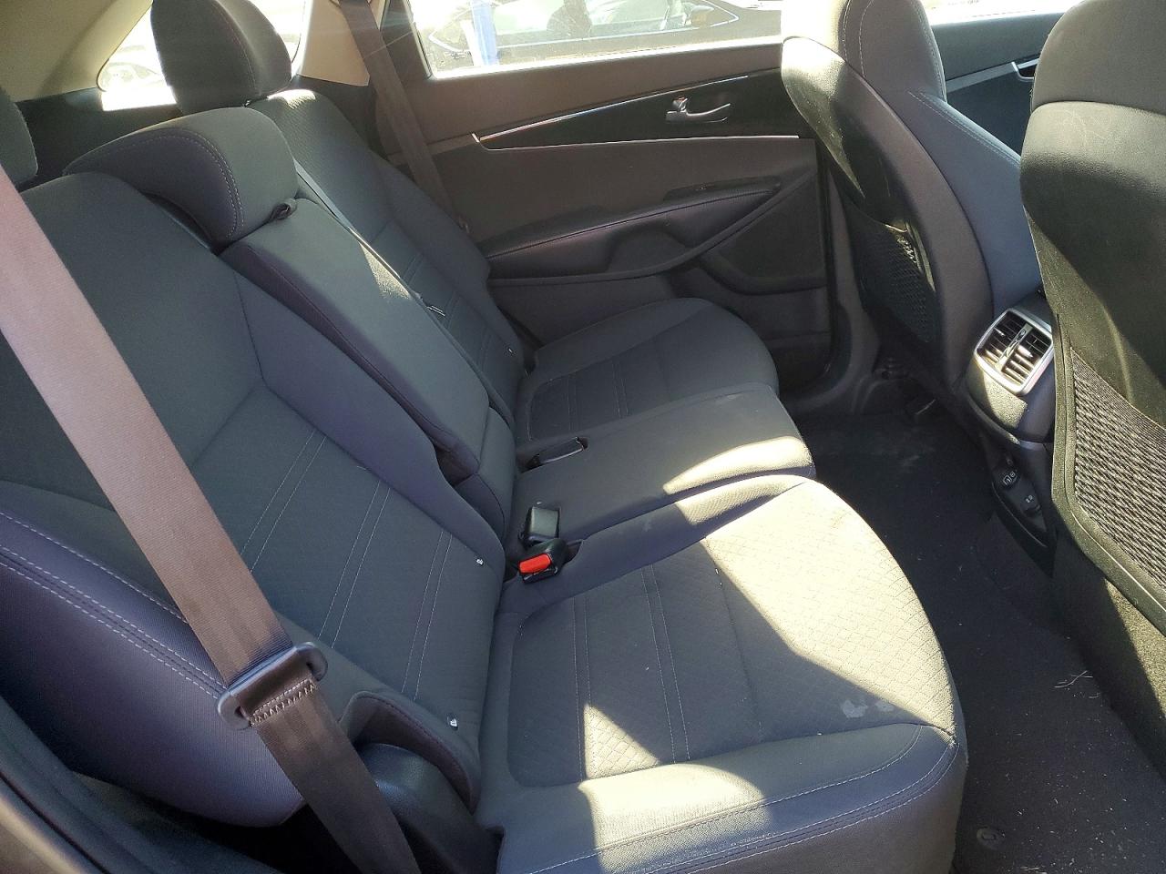 2017 KIA SORENTO LX photo 11