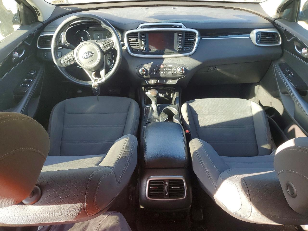 2017 KIA SORENTO LX photo 8
