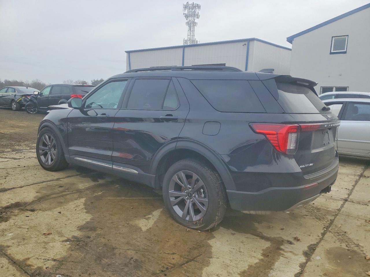 2025 FORD EXPLORER ACTIVE photo 4