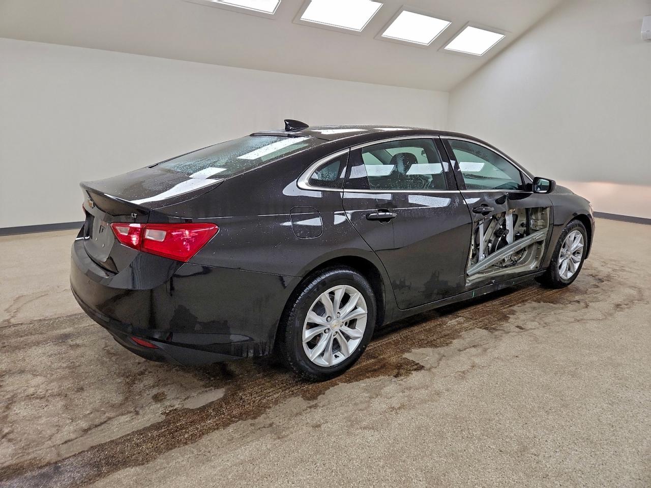 2024 CHEVROLET MALIBU LT photo 3