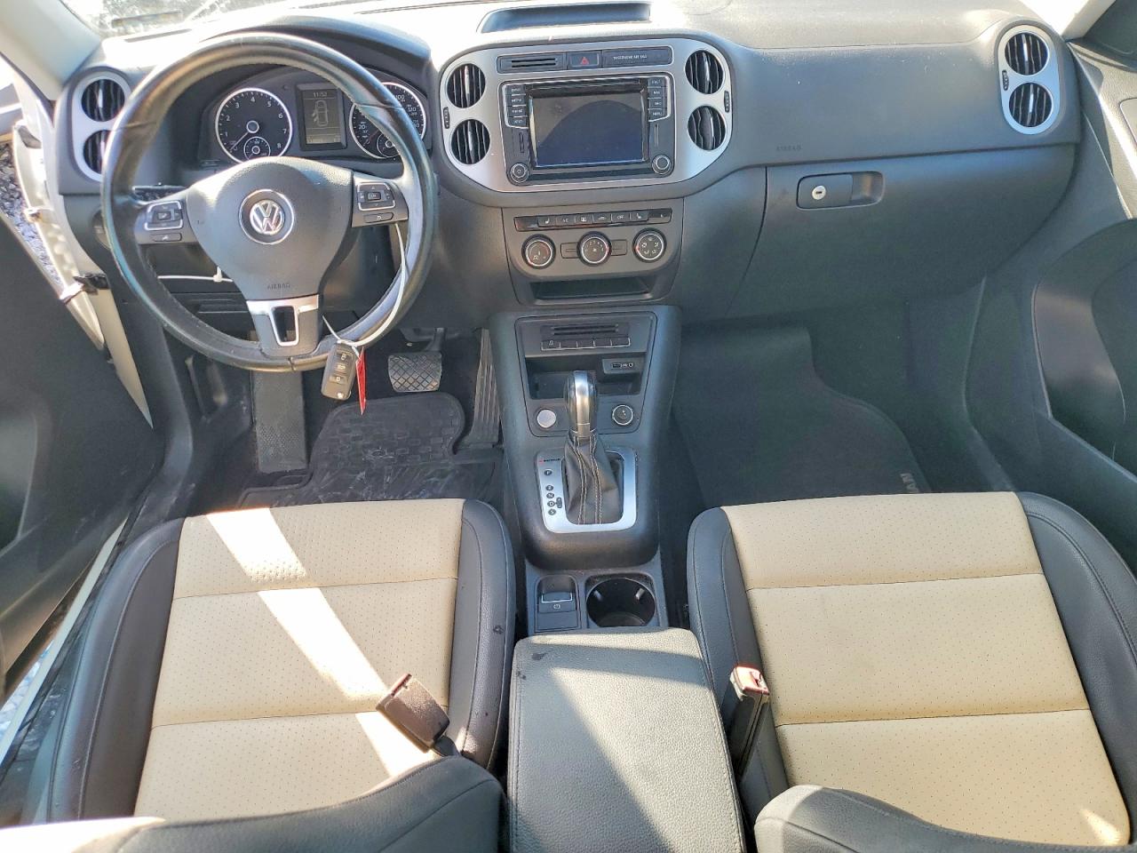 2016 VOLKSWAGEN TIGUAN S photo 8