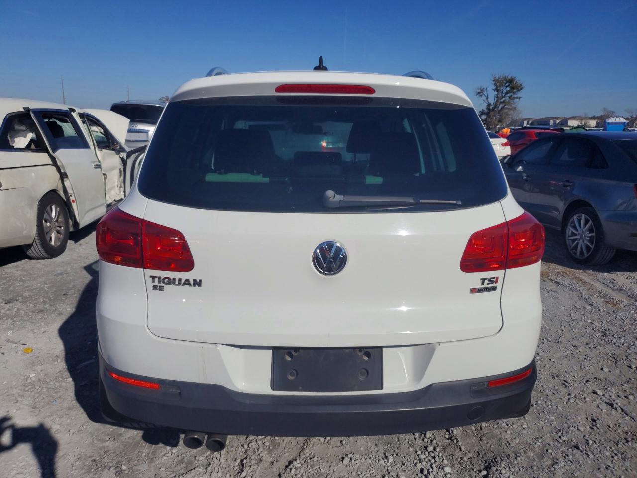 2016 VOLKSWAGEN TIGUAN S photo 6