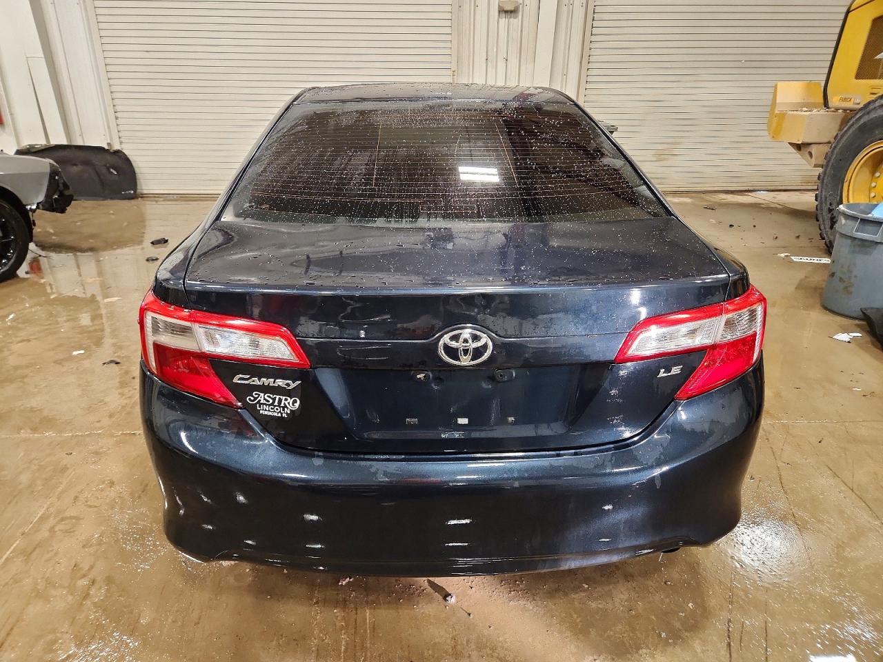 2013 TOYOTA CAMRY LE photo 6