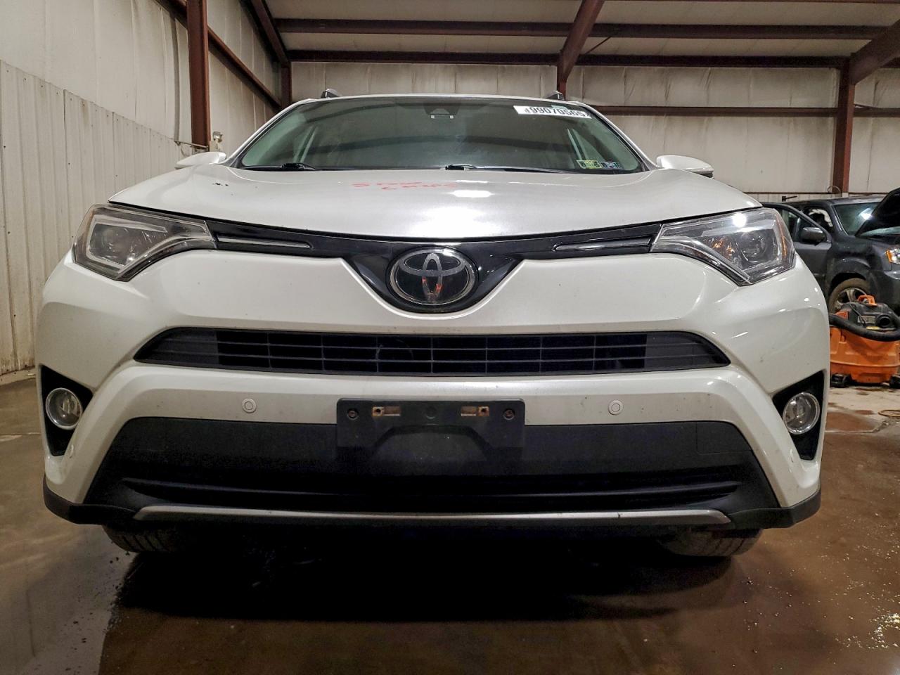 2017 TOYOTA RAV4 LIMITED photo 5