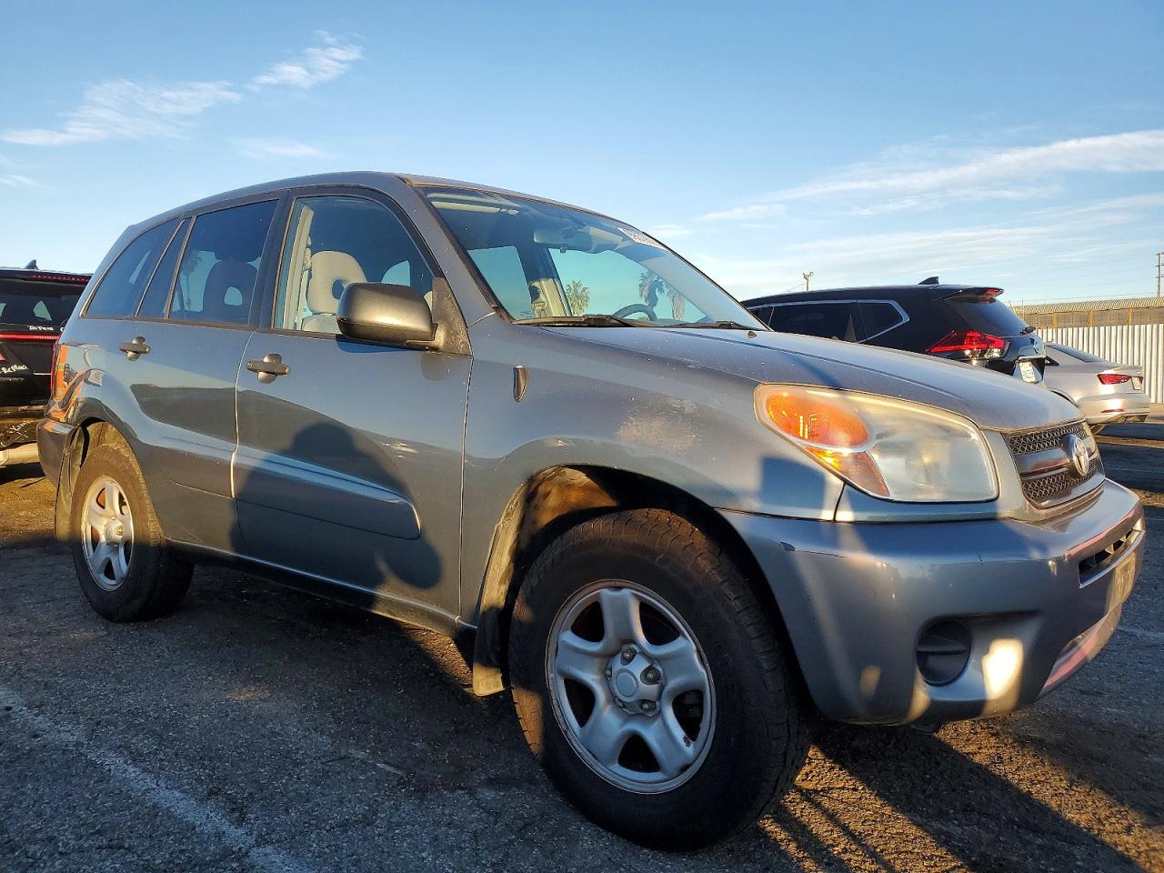 2004 TOYOTA RAV4 photo 7