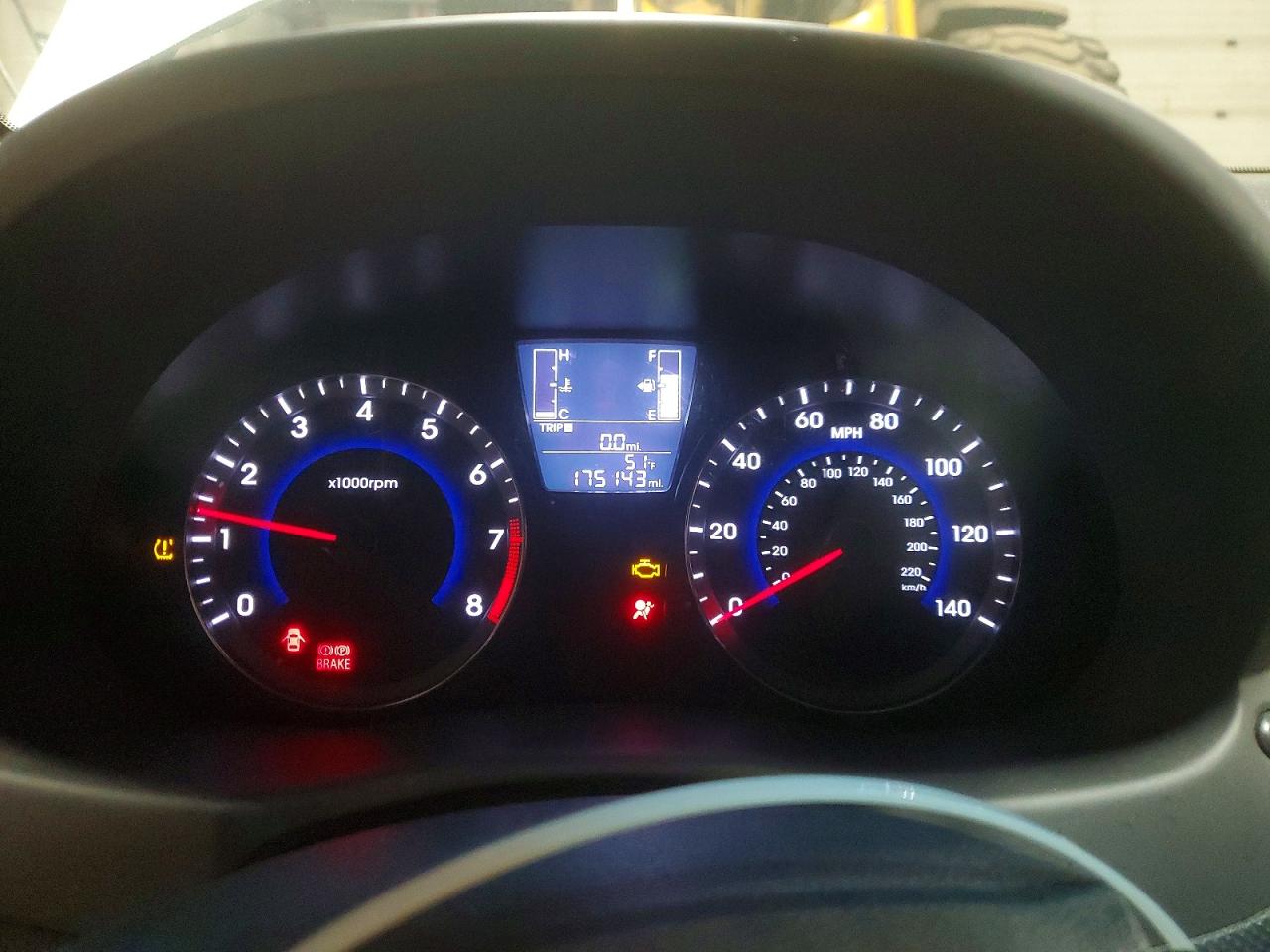 2016 HYUNDAI ACCENT SE photo 9