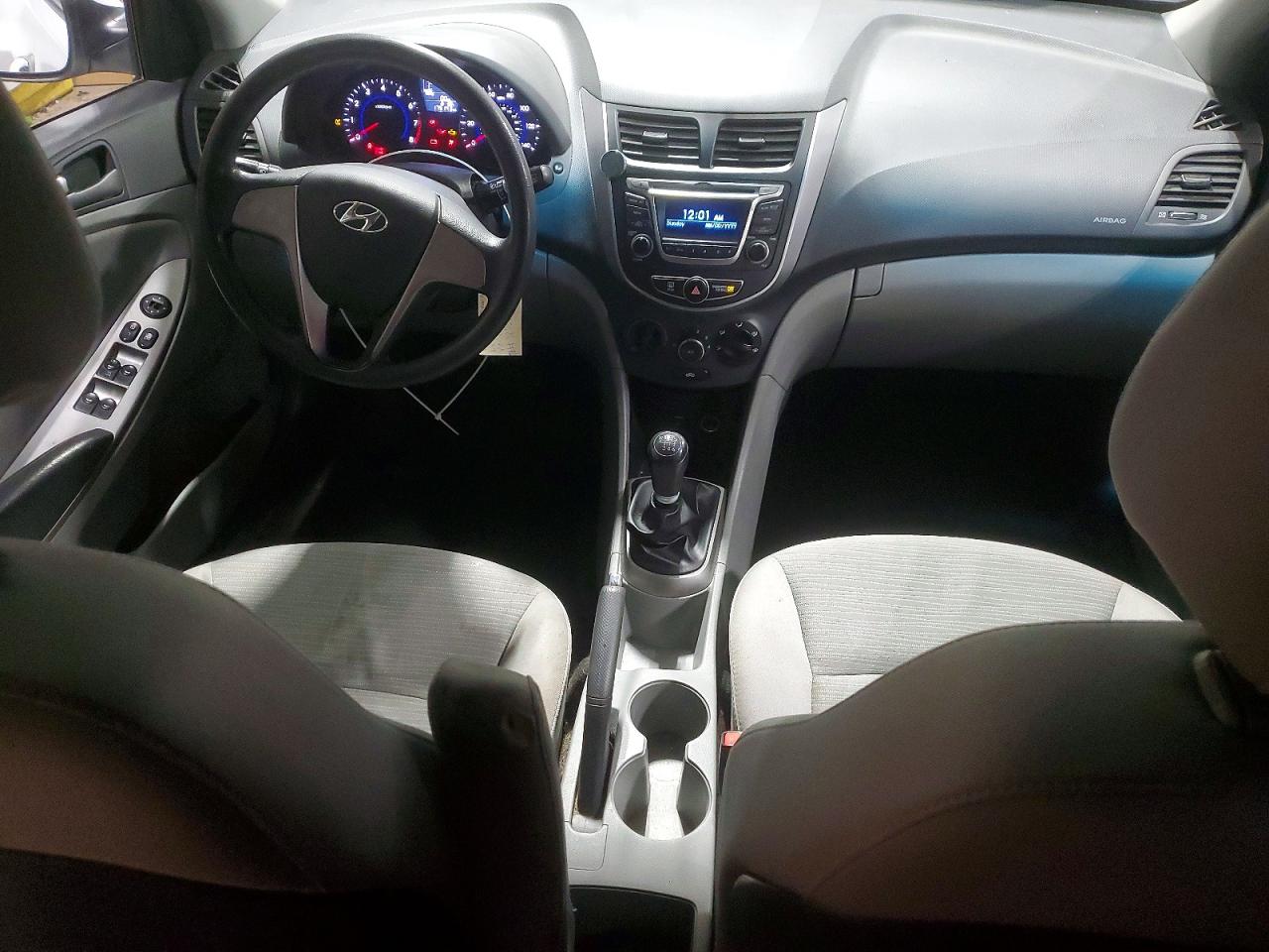 2016 HYUNDAI ACCENT SE photo 8