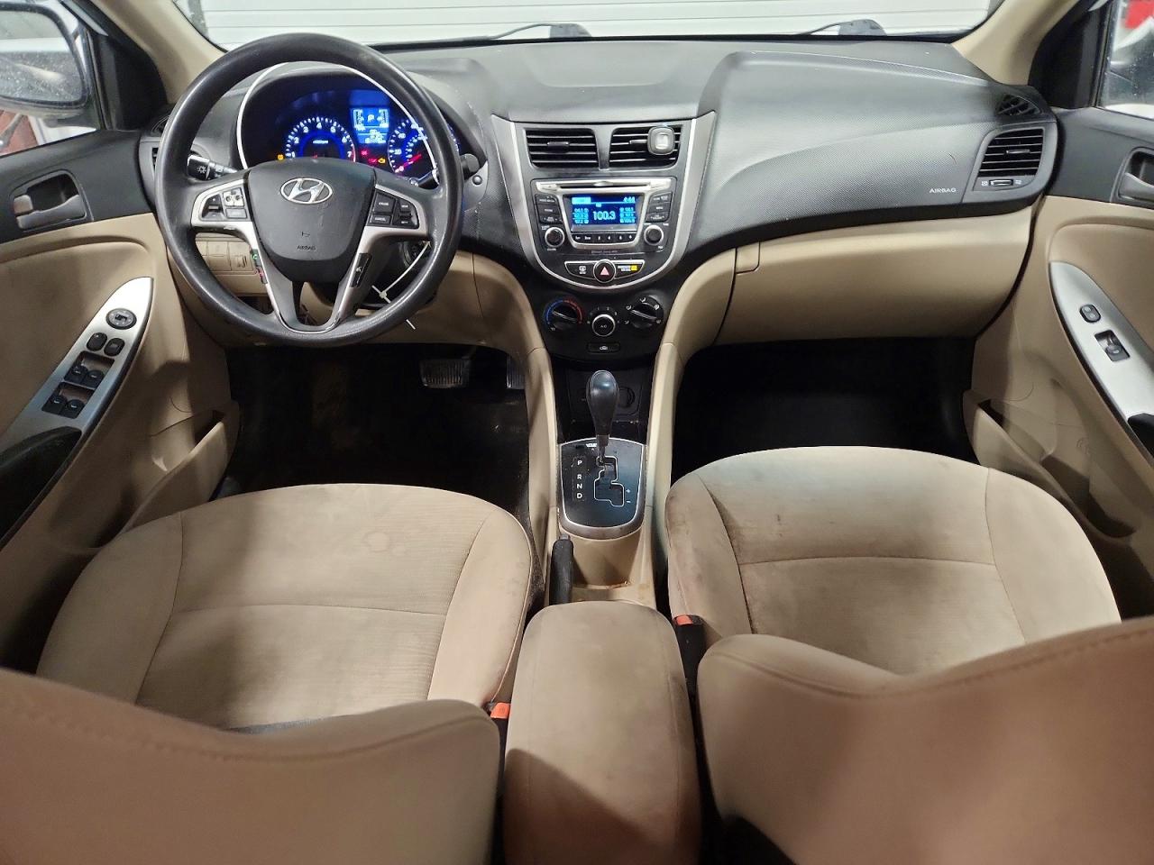 2016 HYUNDAI ACCENT SE photo 8