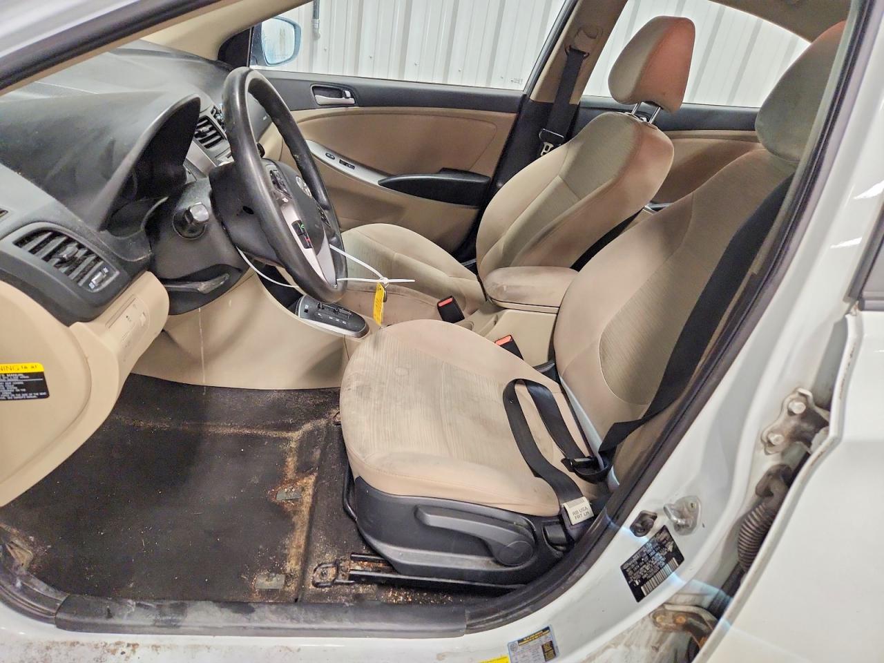 2016 HYUNDAI ACCENT SE photo 7