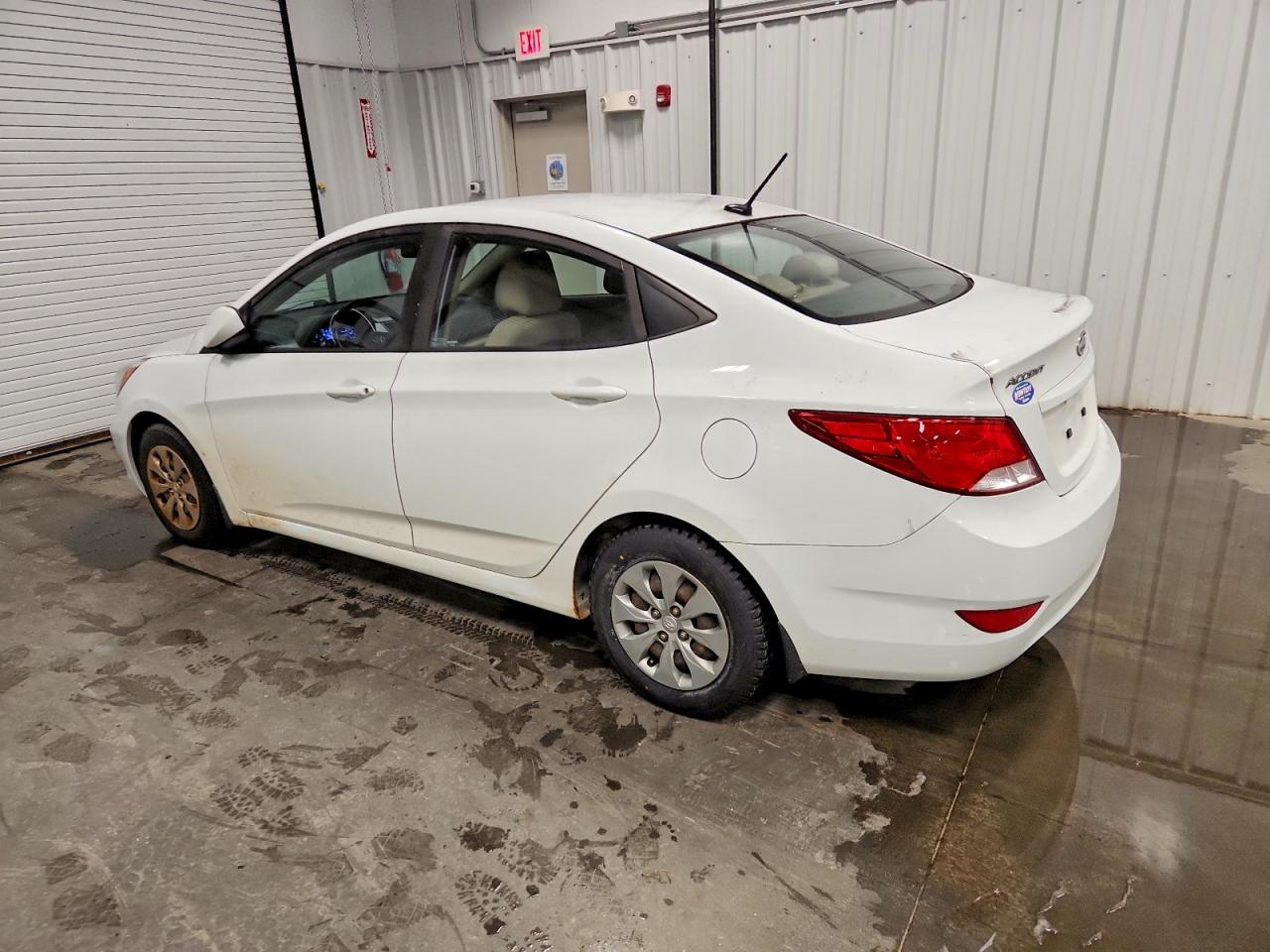 2016 HYUNDAI ACCENT SE photo 2