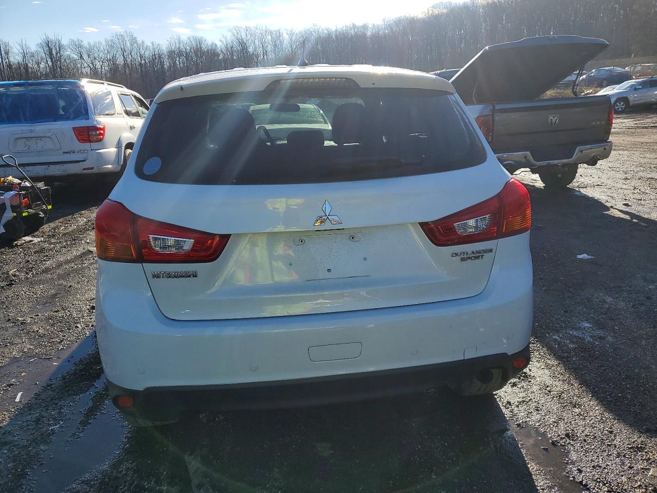 2015 MITSUBISHI OUTLANDER SPORT ES photo 6