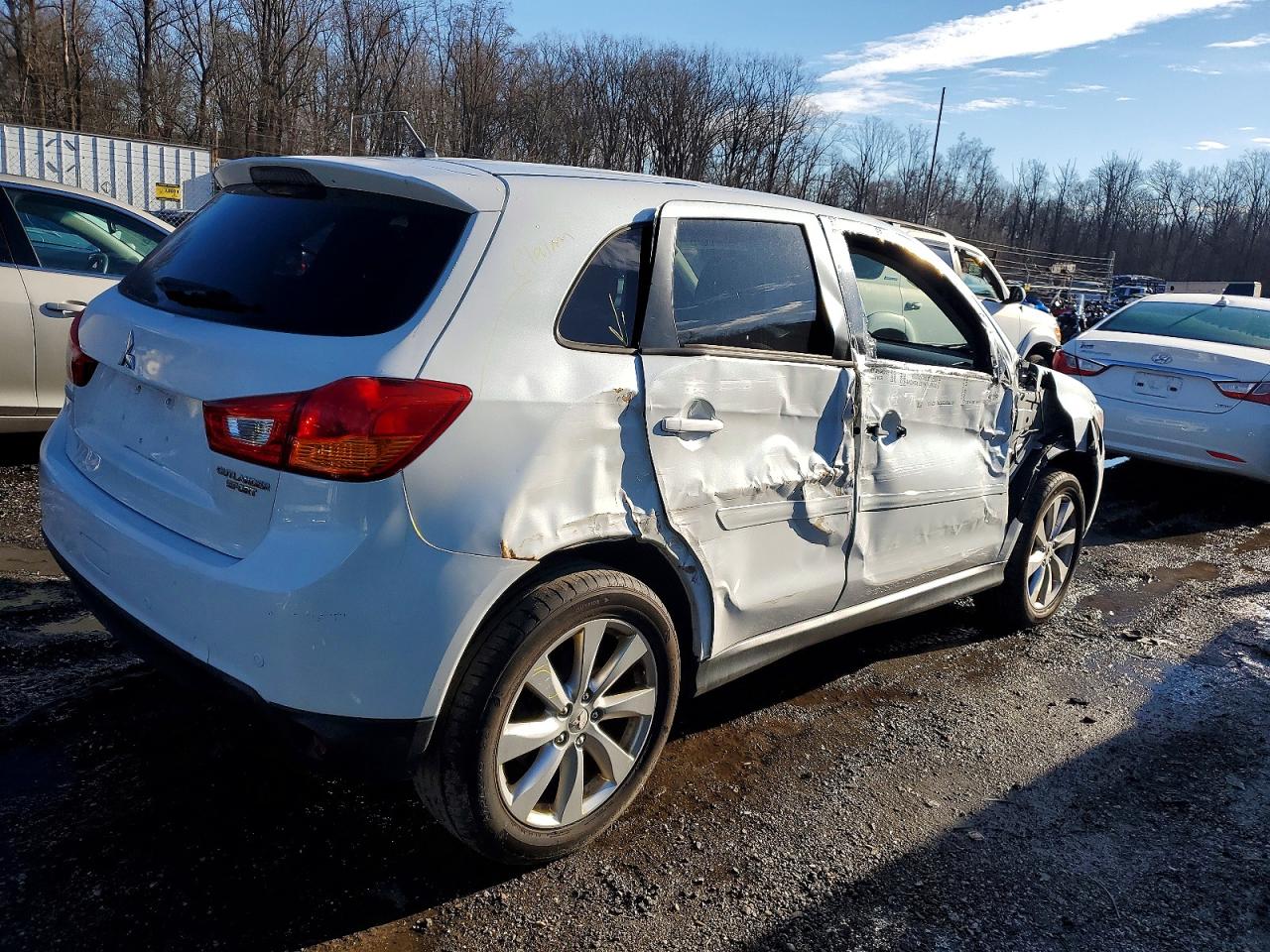 2015 MITSUBISHI OUTLANDER SPORT ES photo 3